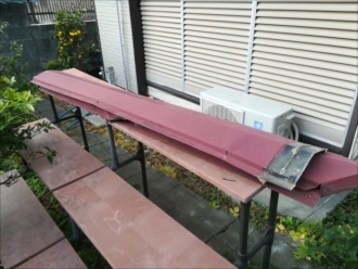 飛散した板金