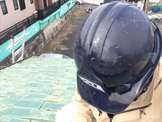 放置されることの多いアパートの屋根を調査|横浜市西区