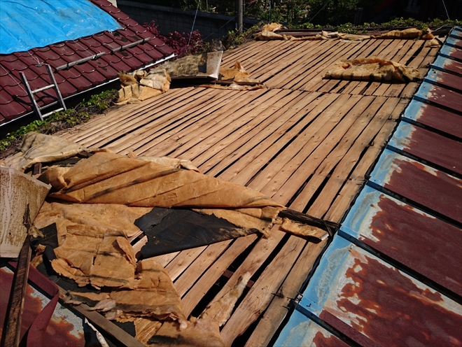 川崎市多摩区で強風でめくれ上がった屋根修理をおこないます 横浜の屋根工事 屋根リフォーム 屋根塗装は街の屋根やさん横浜