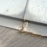 棟板金の釘抜け