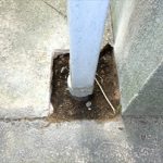 竪樋がコンクリートの地面を通っていても交換が可能
