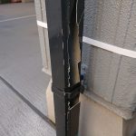 今回破損した箇所は地上から30センチはあった為に途中でカットして部分交換が可能です