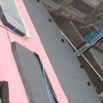 屋根葺きの様子