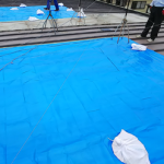 厚木市下荻野で雨漏りしている工場屋根を(縦葺き)部分的な屋根葺き替え工事実施