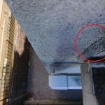 サッシと外壁の取合いまわりにもクラックが確認できました