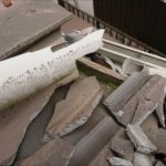 破損していた下屋根の様子