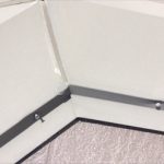 棟板金を固定している釘が抜け始めておりました
