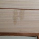 あちらこちらに雨染み