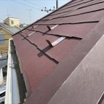 スレート屋根の棟板金調査をしていきます