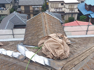 横浜市緑区　屋根カバー　既存棟板金撤去