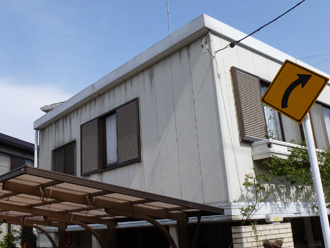 横浜市青葉区　折半屋根の塗装　点検の様子