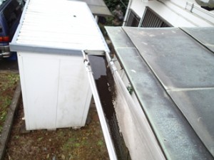 雨樋はずれ