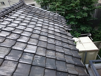 横浜市南区で落下してしまった瓦屋根の葺き替え工事のご提案