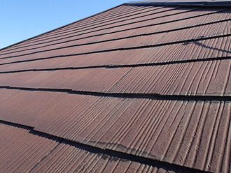 川崎市幸区　雨樋補修に合わせて屋根のメンテナンス　屋根が色褪せしている