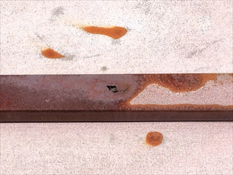 下屋瓦棒葺き錆び④