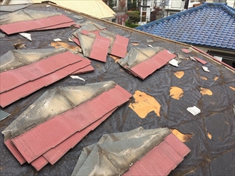 横浜市青葉区で屋根の葺き替え工事で雨漏りを直します
