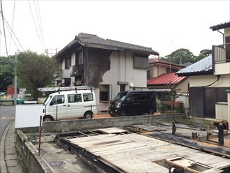 相模原市緑区で貰い火被害にあった建物の鼻隠しと雨樋の改修