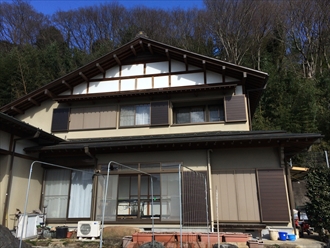 横浜市磯子区雪解け後の落ち葉除けネット調査で雨樋破損のご報告