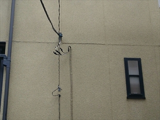 横浜市港南区で雨漏りで劣化しているパナホームの外壁 横浜の屋根工事 屋根リフォーム 屋根塗装は街の屋根やさん横浜 横浜市港南区で雨漏りで劣化しているパナホームの外壁 横浜の屋根工事 屋根リフォーム 屋根塗装は街の屋根やさん横浜