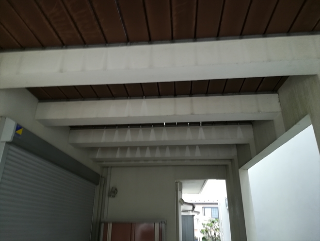 横浜市港北区｜車庫の天井から流れ落ちる雨水を解消させるには!?