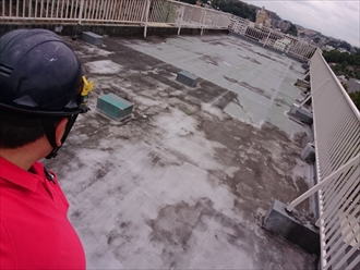 屋上防水の劣化は雨漏りに直結します｜横浜市保土ケ谷区
