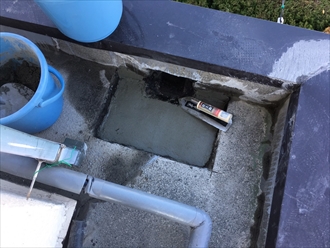 防水工事でドレンの周りを工夫して改修ドレンを納めます｜横浜市戸塚区