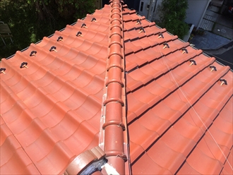 漆喰の剥がれと棟瓦の銅線切れは屋根リフォームのきっかけ｜横浜市青葉区
