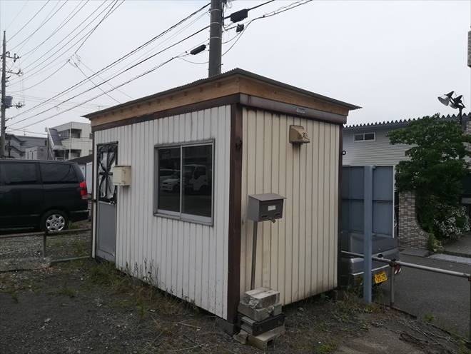 横浜市都筑区｜プレハブ小屋の屋根工事、雨漏り対策に下地から屋根を造りました