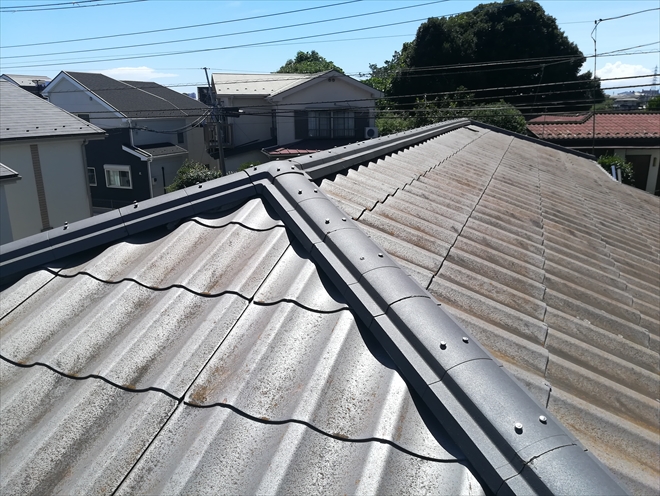 横浜市保土ヶ谷区にて築３８年の波型化粧スレート（ナショナルニューウェーブ）を使用した屋根の点検を行いました