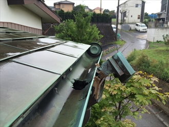 横浜市港南区で銅製雨樋の破損を調査、銅製や金属製の雨樋もお任せ下さい2