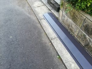 飛散した棟板金