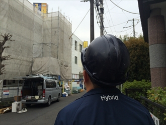 寒川町岡田でマンションの陸屋根の笠木を点検、既存の形状に合わせるため実測調査