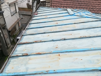 瓦棒葺き屋根