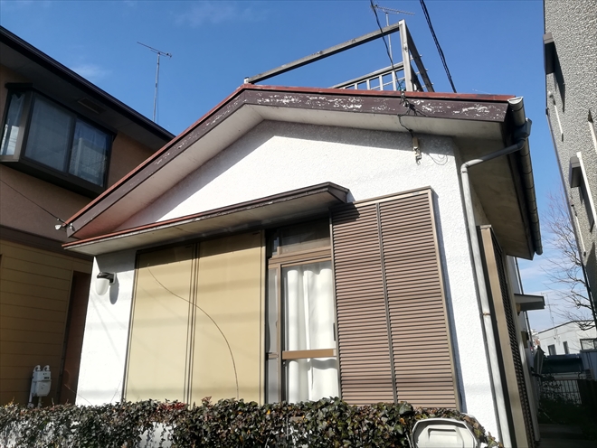 川崎市麻生区王禅寺西にて下屋根からの雨漏りに屋根葺き替え工事のご提案 横浜の屋根工事 屋根リフォーム 屋根塗装は街の屋根やさん横浜