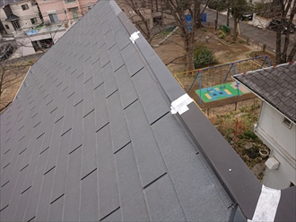 さすがに屋根にのぼりなれているとはいえ、作業中の写真は危険で撮れません