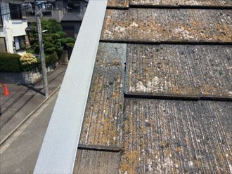 スレートが抜け落ちそうな状態です