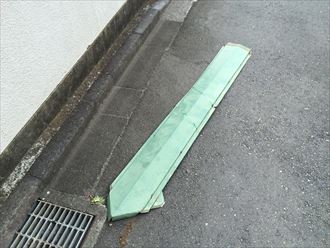 飛ばされてしまった屋根の棟板金