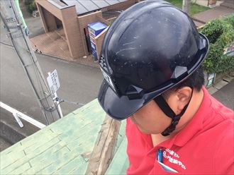 葉山町長柄で先日の強風にりより屋根の棟板金が飛ばされてしまいました