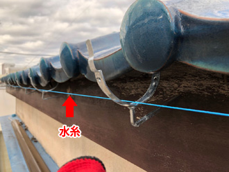 秦野市東田原　雨樋交換　水糸をガイドに取り付け金具設置