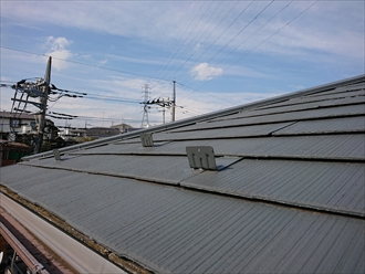 勾配が緩いと屋根には雨水が留まりやすく傷みやすい傾向にあります