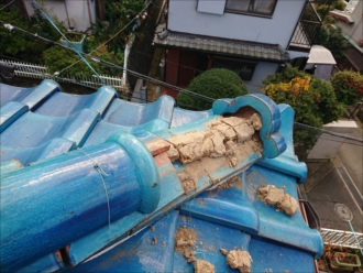 大和市桜森で台風被害、漆喰の劣化と台風により棟が倒壊してしまいました