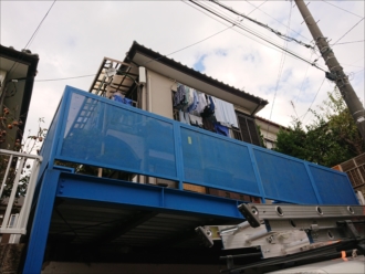 高台に建っており風の影響を受けやすい