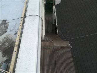 鉄骨階段屋根、波板