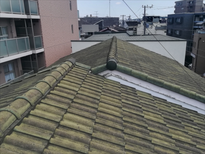 ２階建てアパート屋根の様子