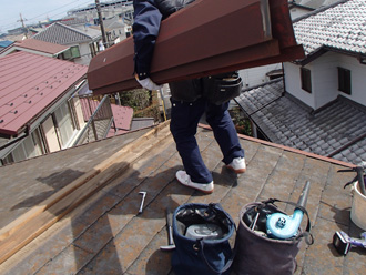 厚木市及川で台風により飛散した棟板金を雨漏りする前に棟板金交換工事