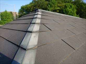 差し棟仕様で意匠性が高い屋根