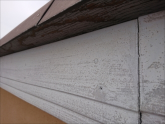 片流れ屋根の板金部分は風の影響を受けやすい