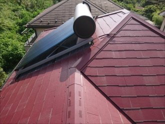 温水器がのっている屋根