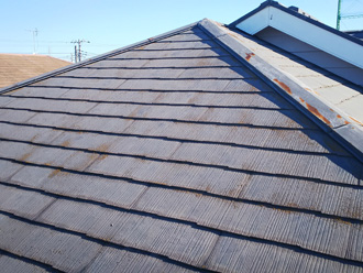 屋根カバー工法前のスレート屋根