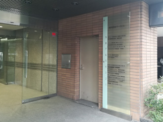 ビルのエレベーターホール